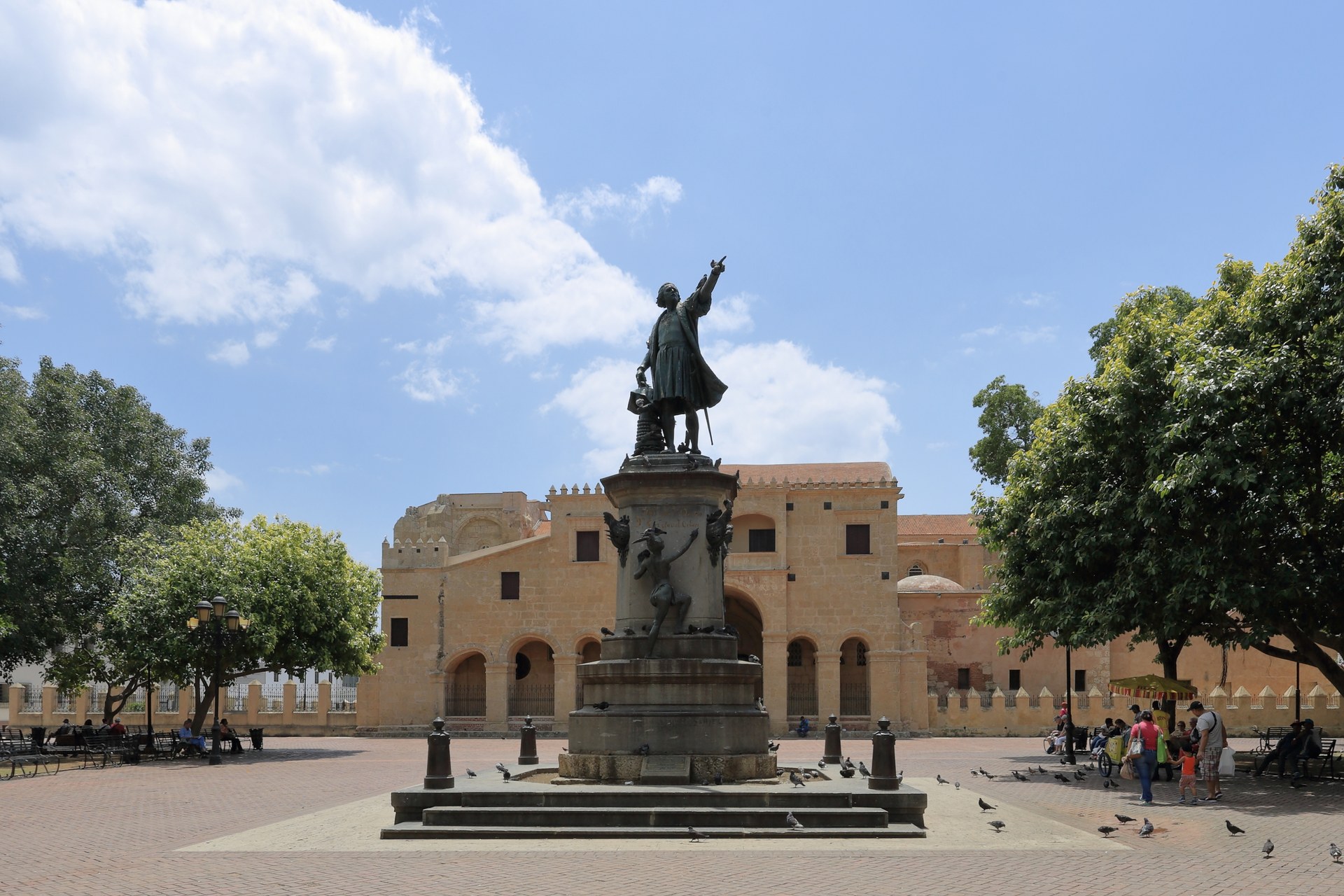 Catedral Primada y Zona Colonial histórica de Santo Domingo